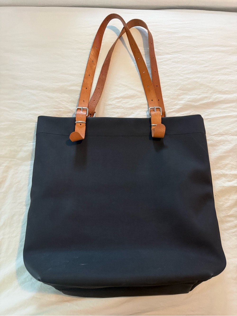 Landās End Classic Black Canvas Tote with Tan Leather Straps GUC G000